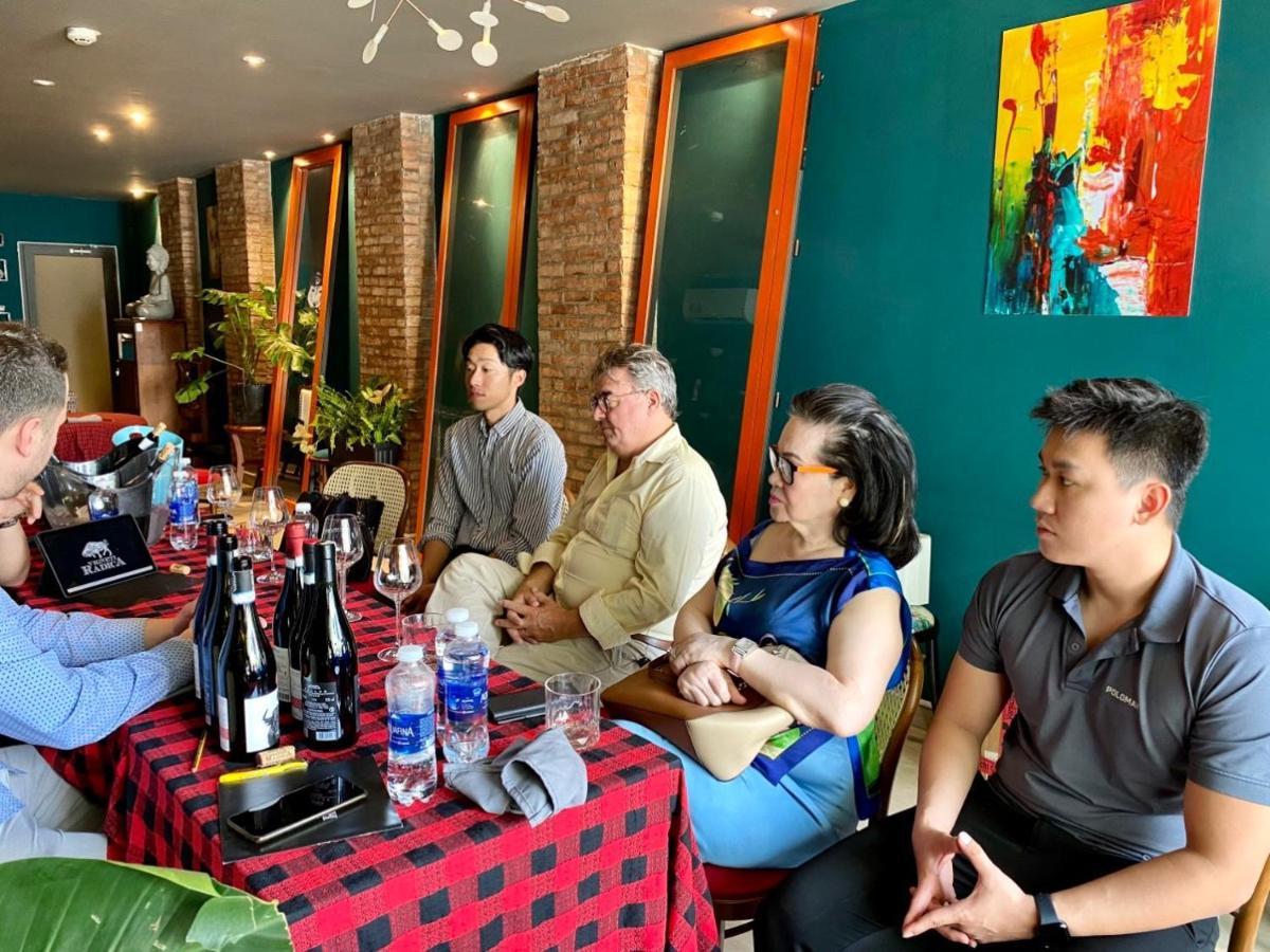Saigon 118 Hostel And Cafe Хошимин Екстериор снимка